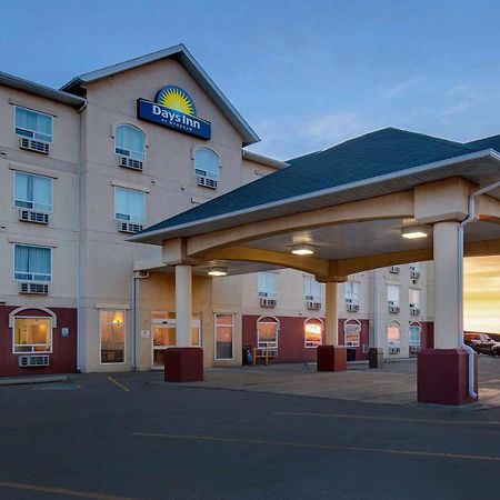 Days Inn By Wyndham Dawson Creek Exterior foto