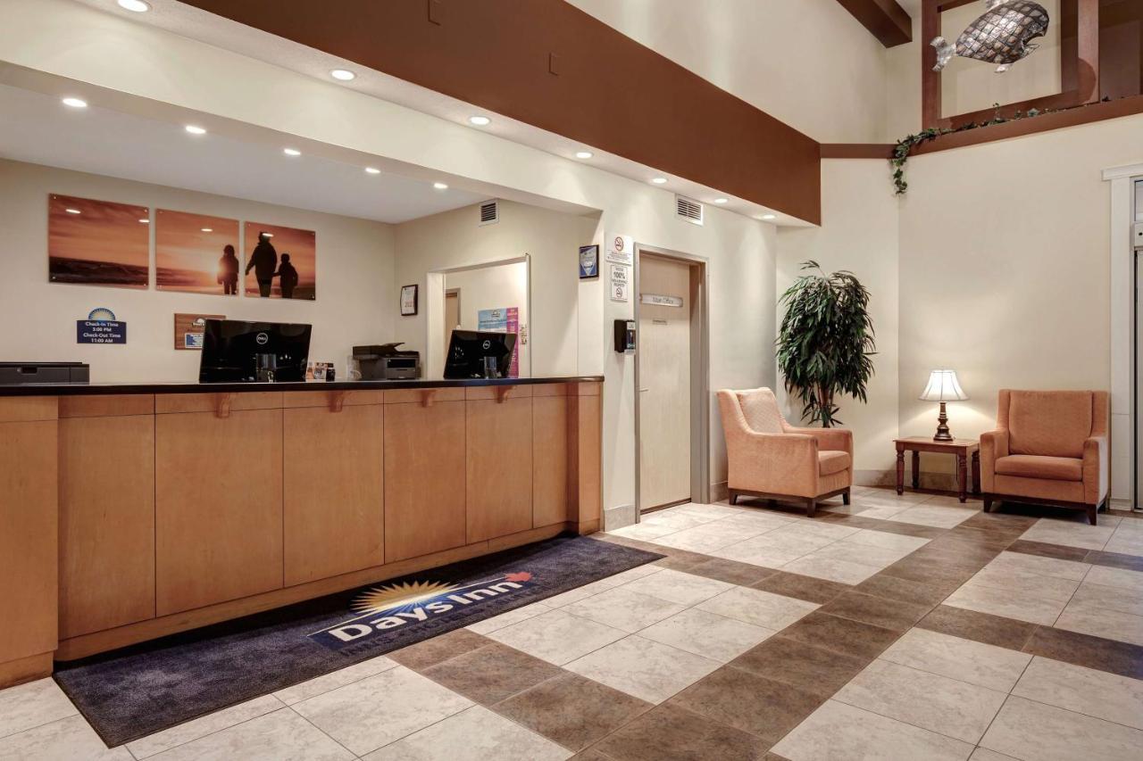 Days Inn By Wyndham Dawson Creek Exterior foto