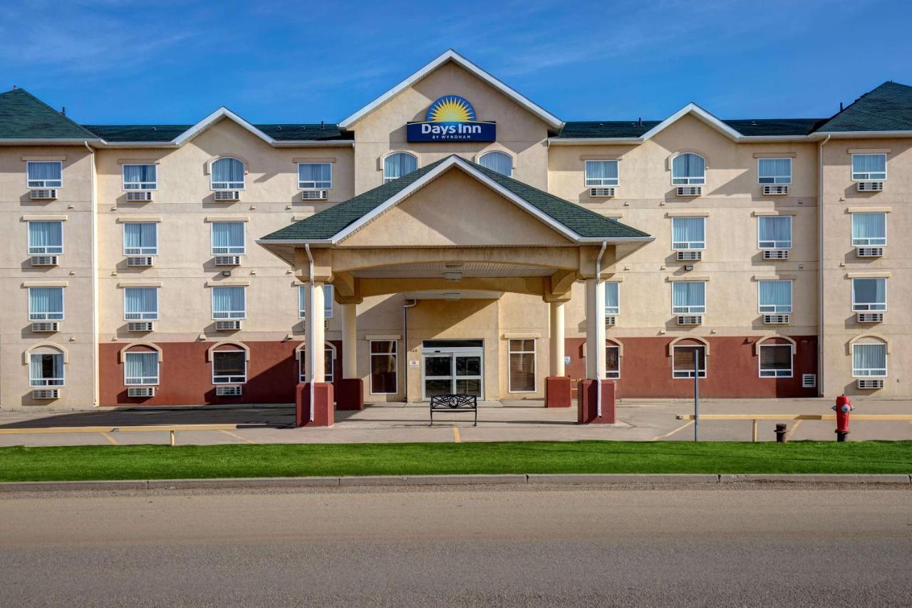 Days Inn By Wyndham Dawson Creek Exterior foto