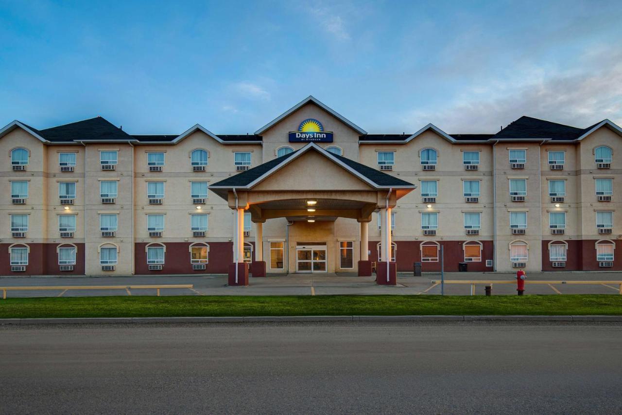 Days Inn By Wyndham Dawson Creek Exterior foto