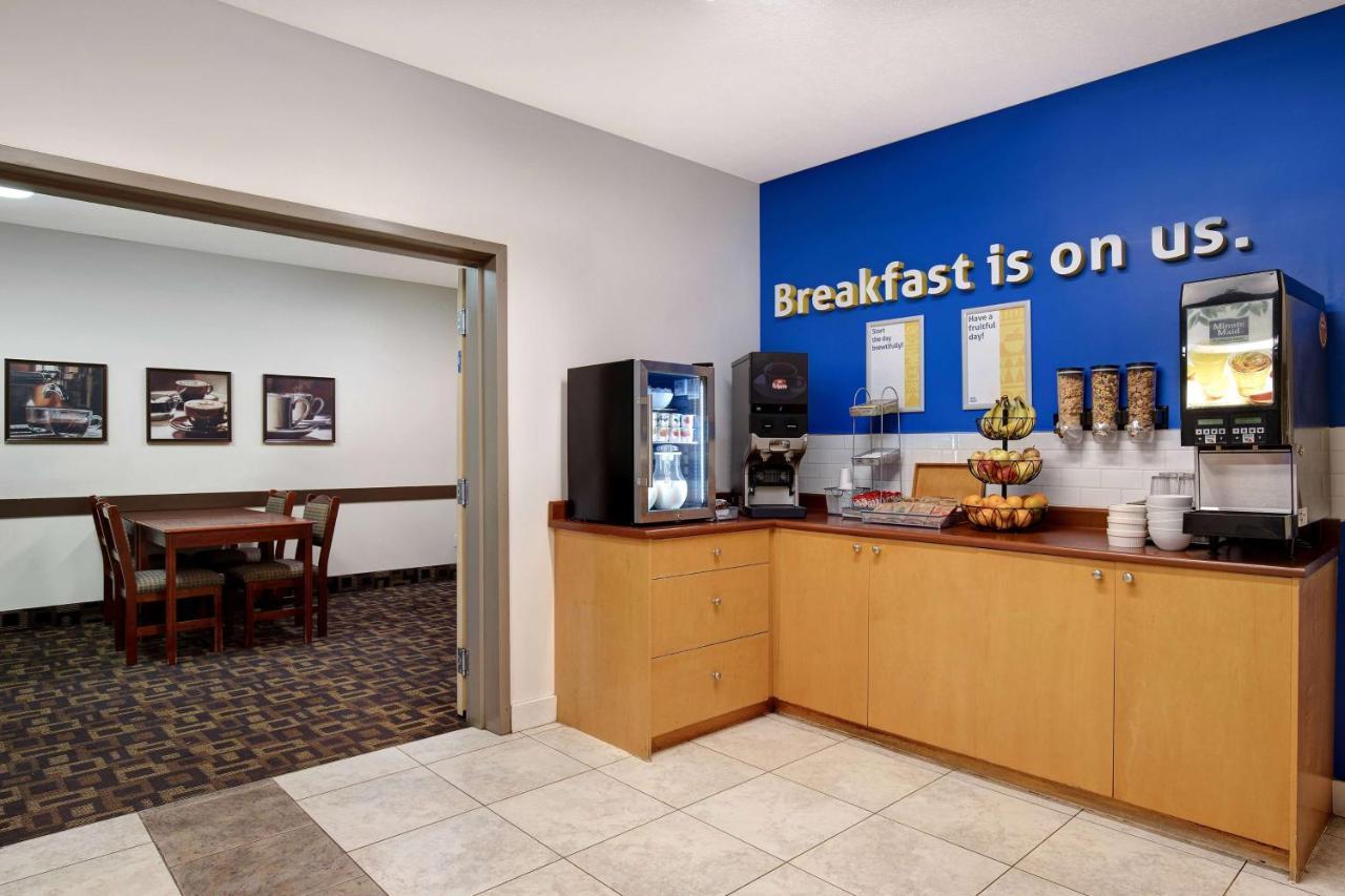 Days Inn By Wyndham Dawson Creek Exterior foto